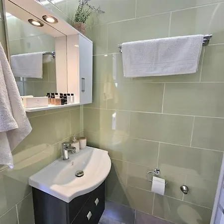 Apartment Breeze Glyfada *